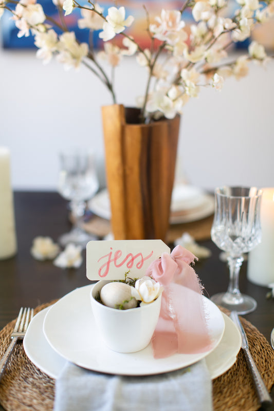 Simple Easter Table Decor