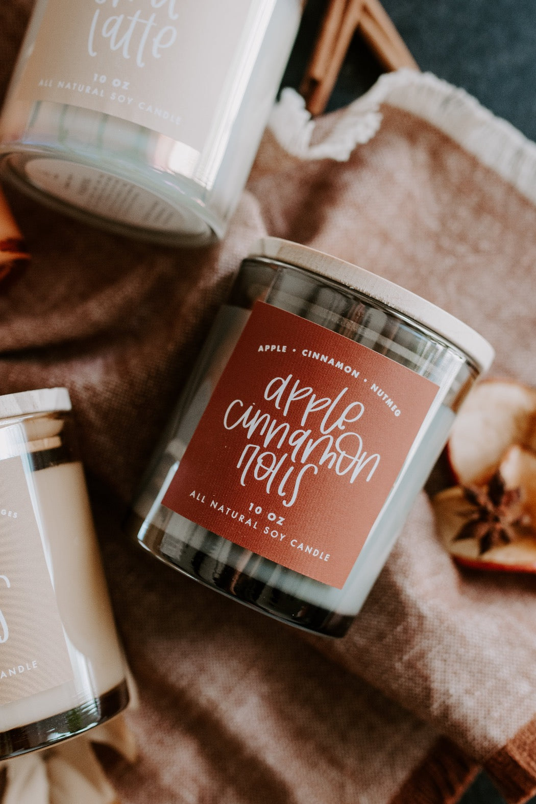 Apple Cinnamon Rolls 10oz Candle (NEW)