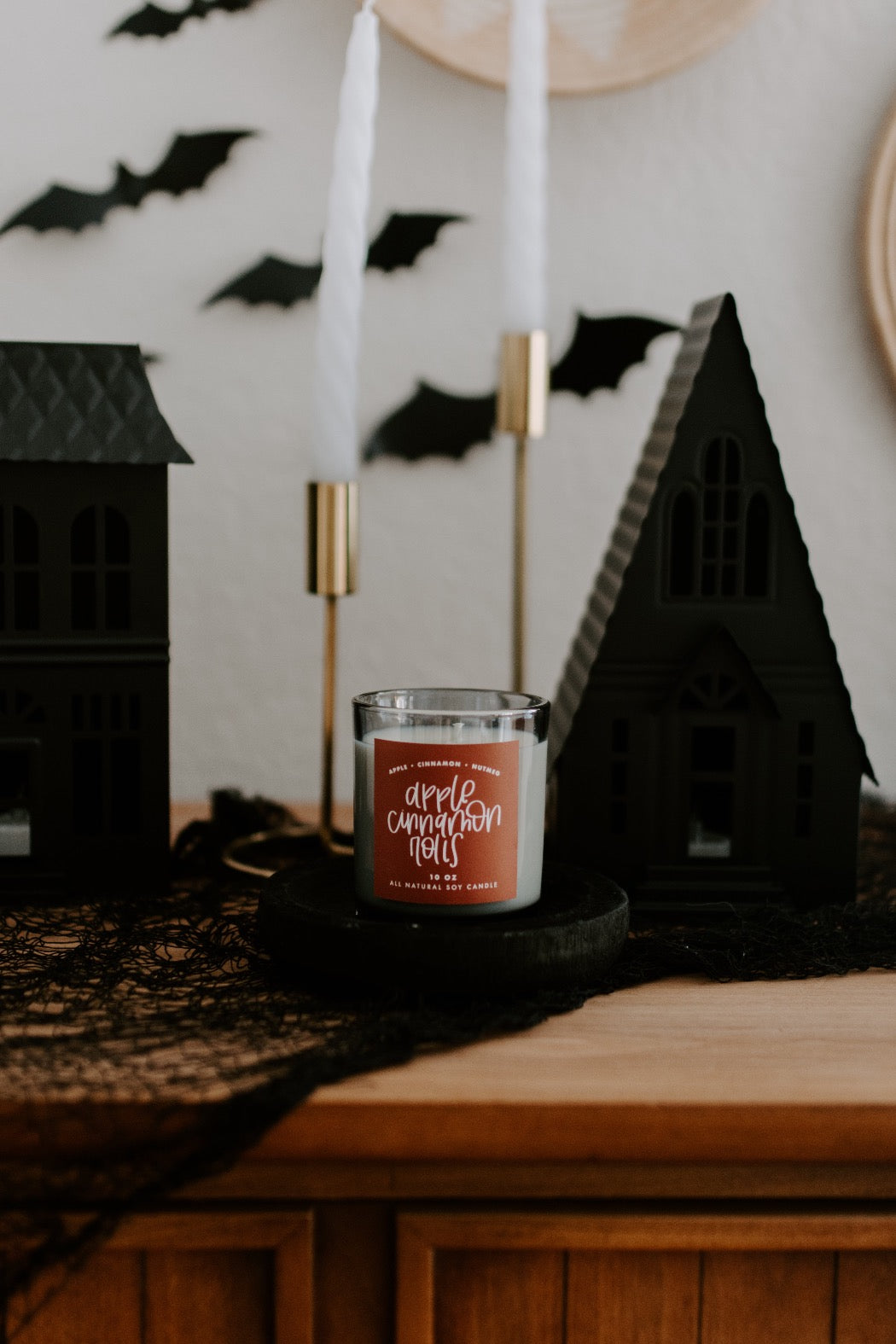 Apple Cinnamon Rolls 10oz Candle (NEW)